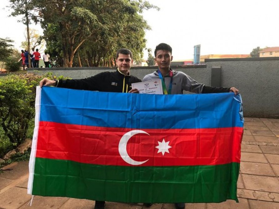 Badmintonçumuz bürünc mükafatla kifayətlənib