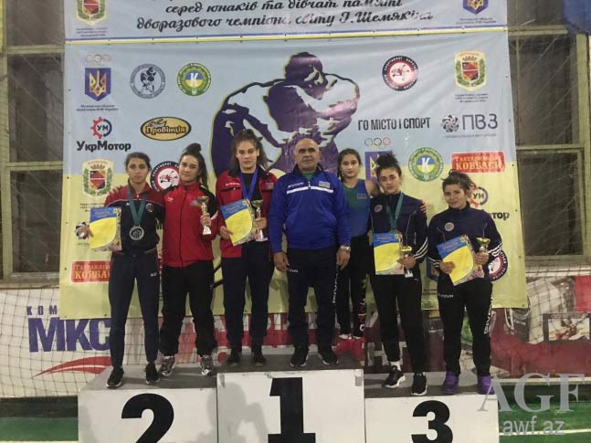 Qadın güləşçilərimiz Ukraynadan 4 medalla qayıdıblar