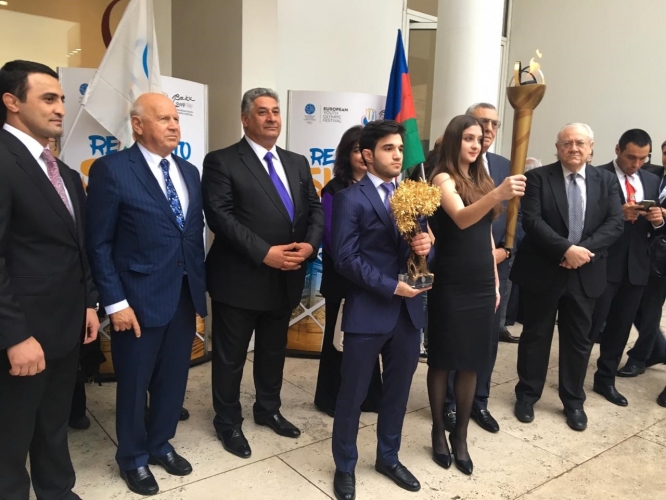 Avropa Gənclərinin Yay Olimpiya Festivalına 100 gün qalmış məşəl Romadan Azərbaycana ötürülüb