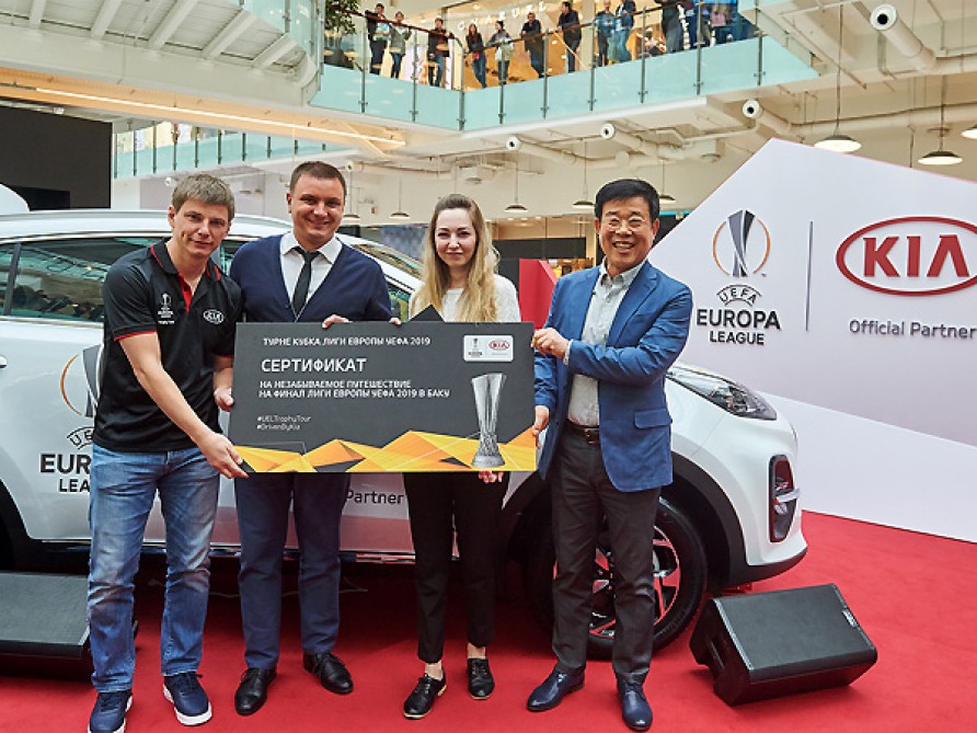 Bakı finalının səfirləri azarkeşlərlə görüşüblər