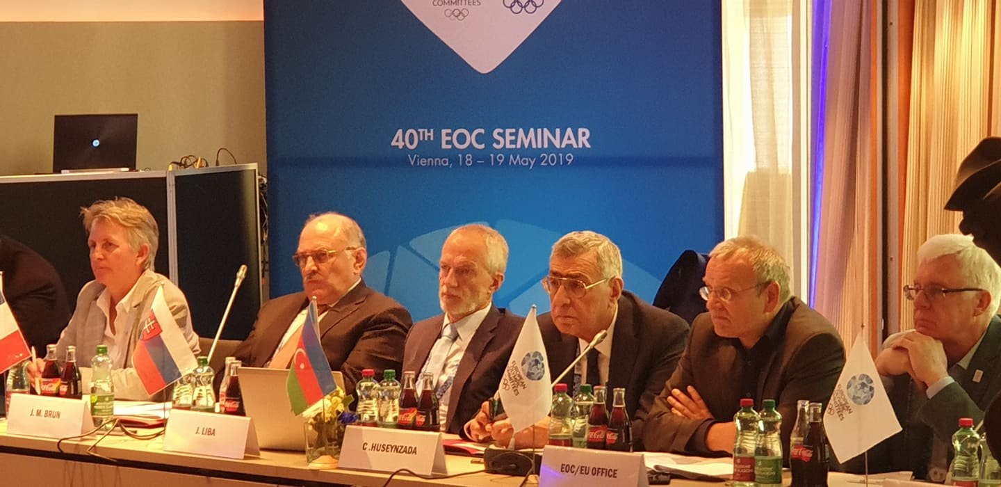 MOK-un vitse-prezidenti AOK-un iclasında iştirak edir