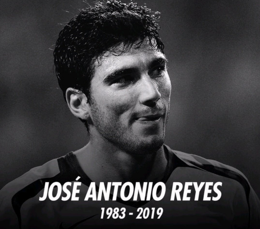 Məşhur futbolçu avtomobil qəzasında dünyasını dəyişdi 