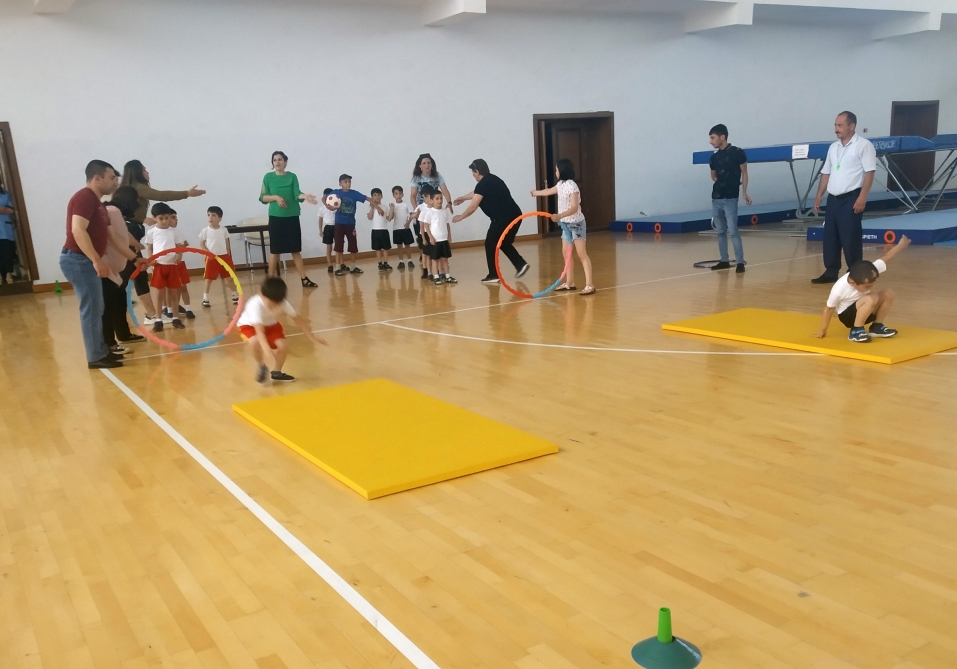 “Şən startlar” yarışında 70-dək uşaq fiziki bacarıqlarını nümayiş etdirib