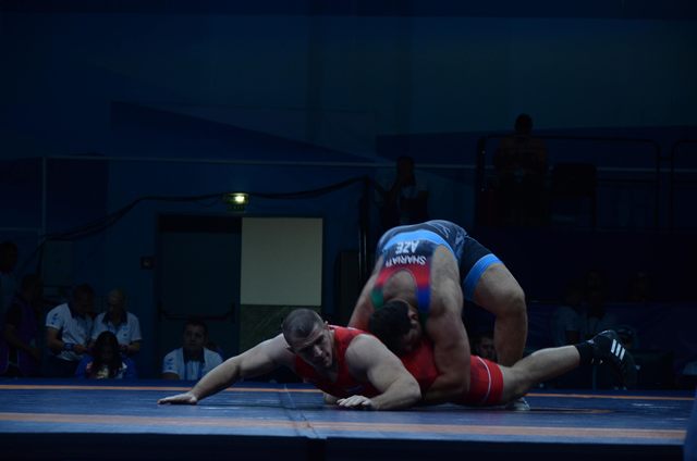 İki güləşçimiz qızıl medal şansını itirdi