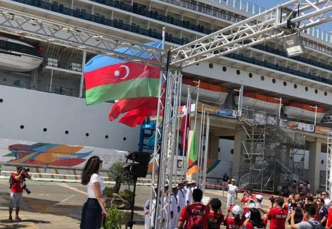 Napolidə Azərbaycan nümayəndə heyətinin şərəfinə bayraqqaldırma mərasimi keçirilib