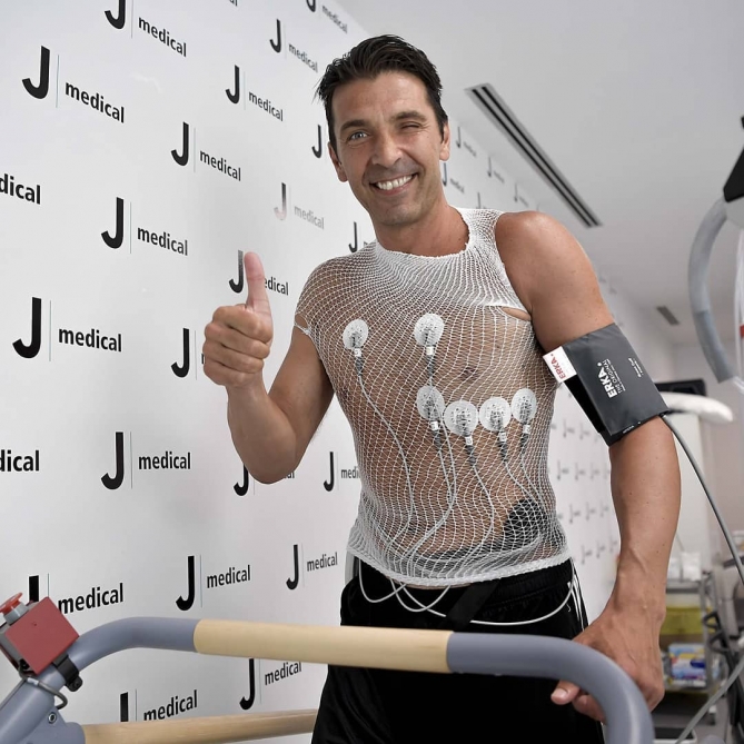 Buffon yenidən “Yuventus”a qayıdıb