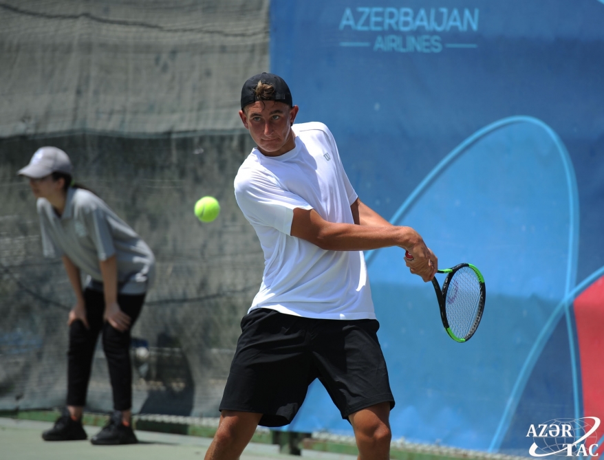Oğlan tennisçilərin fərdi yarışlarında 1/4 finalın iştirakçıları müəyyənləşib