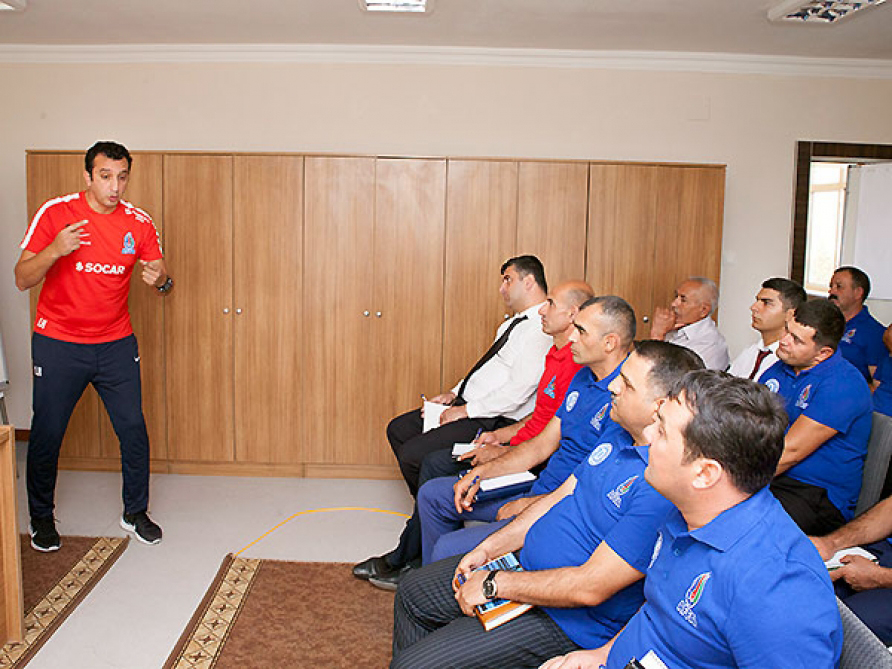 Bədən tərbiyəsi müəllimləri üçün məşqçi kursu keçirilir