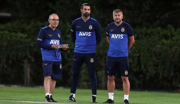 Türkiyəli qapıçı məşqçiliyə başladı