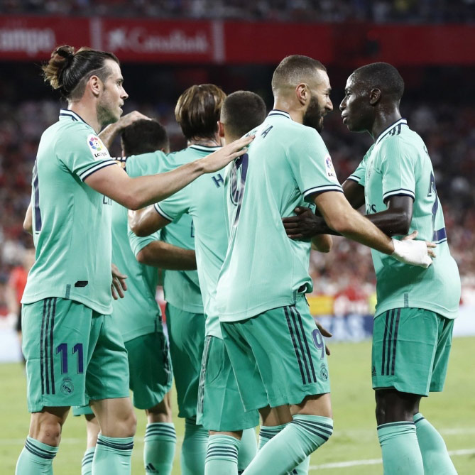 “Kral klubu” rəqibini yendi