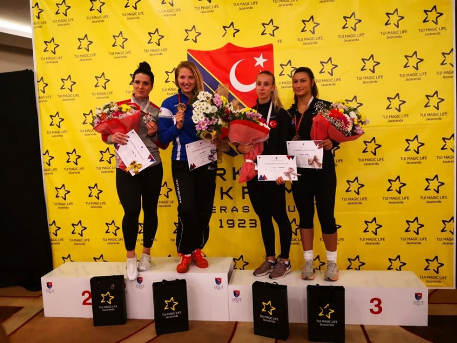 Qılıncoynadanımız qızıl medal qazanıb