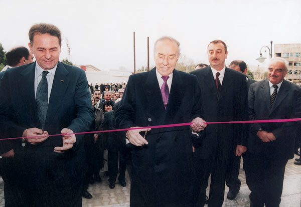 Heydər Əliyev: “İdman kimi Azərbaycanın müstəqilliyinin rəmzlərini nümayiş etdirən ikinci bir vasitə yoxdur”