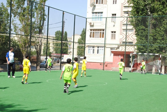 Sumqayıtda mini futbol yarışı davam edir