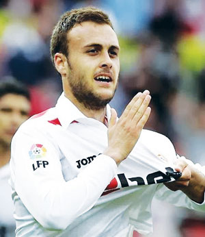 İspaniyalı müdafiəçi  premyer liqada oynayacaq