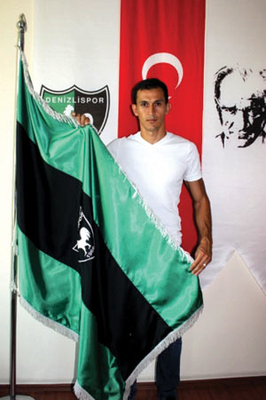 Saşa Yunisoğlu “Dənizlispor”la 2 illik müqavilə bağladı