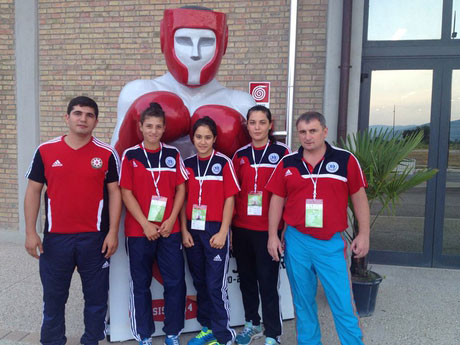 Gənc qızlarımız boks üzrə Avropa birinciliyində