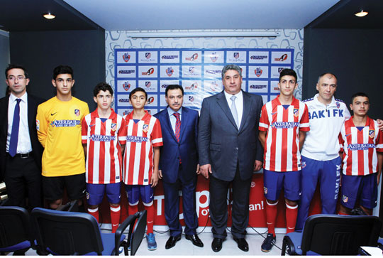 “Bakı” İspaniyaya gedən futbolçuları təqdim etdi