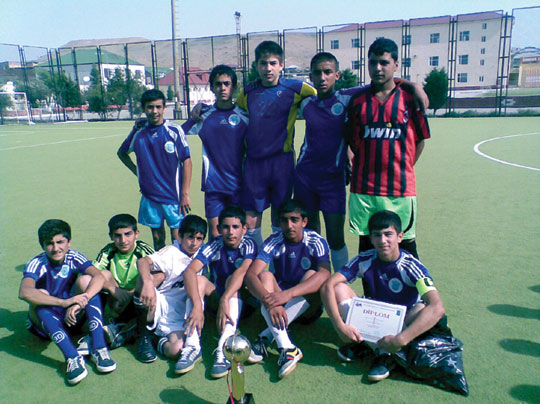 Paytaxt kubokunda 11 komanda mübarizə aparıb