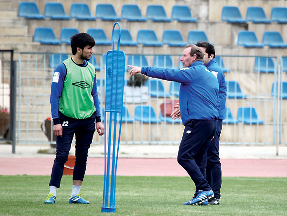 Berti Foqts milliyə 26 futbolçu dəvət etdi