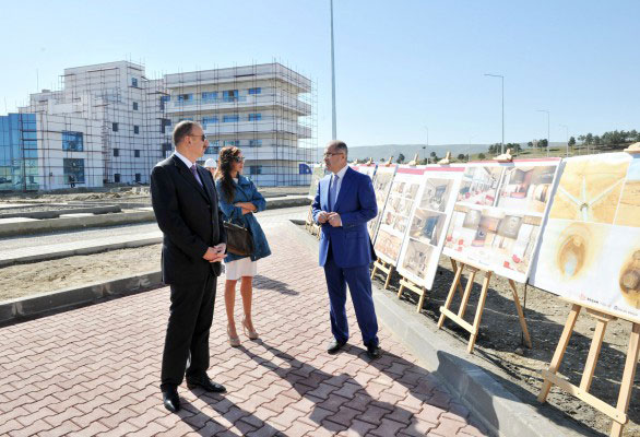 Azərbaycan Prezidenti İlham Əliyev Stend Atıcılığı İdman Kompleksində tikinti işlərinin gedişi ilə tanış olub