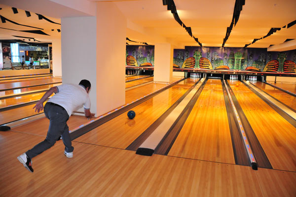 KİV nümayəndələri  boulinq turnirində