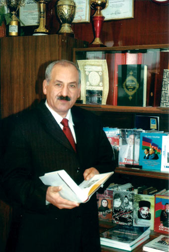 Ləyaqətlə yaşanan ömür
