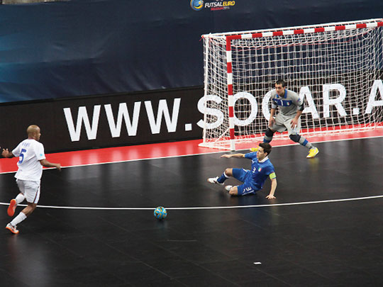 Millimizin Antverpendəki sınağı uğursuz alındı