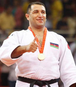  İlham Zəkiyev: «Azərbaycanın bayrağı daim ucalarda olmalıdır»