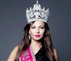 Futbolçunun həyat yoldaşı tituldan imtina edib