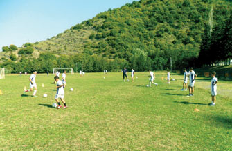 Qaxda uşaqlar üçün futbol düşərgəsi təşkil edilib