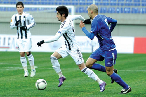 İlk oyunlar qonaqların üstünlüyü ilə keçdi