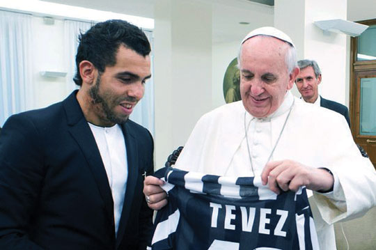 Roma Papası futbolçu ilə görüşdü