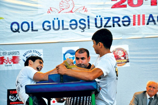 Qol güləşi üzrə Sumqayıt çempionatı keçirilib