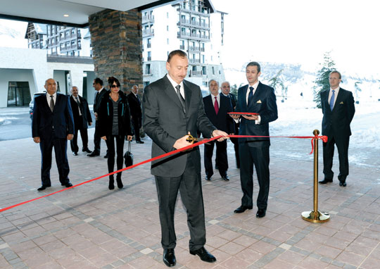 Azərbaycan Prezidenti İlham Əliyev Qusarda “Şahdağ”, “Pik Palas” otellərinin açılışında və 2013-cü ilin idman yekunlarına həsr olunan mərasimdə iştirak etmişdir