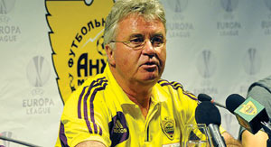Quus Hiddink “Anji”dən getdi