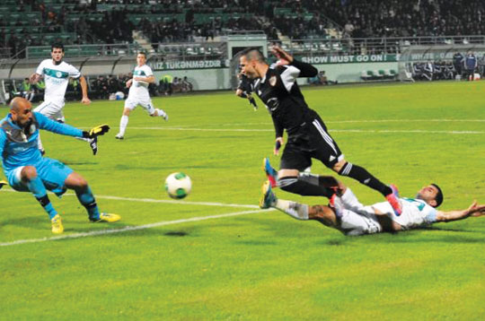 Vahid lider “Qarabağ”, yeni baş məşqçilərlə ilk xallarını qazanan “Neftçi” və “Rəvan”