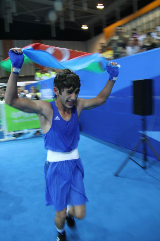 Boksçumuz Rüfət Hüseynov Olimpiya çempionudur