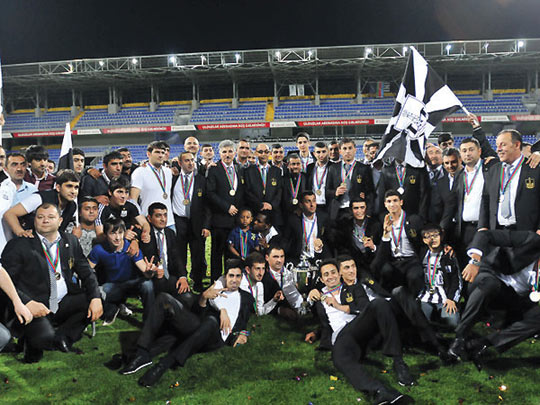 “Neftçi”: 20 çempionat, 15 mükafat