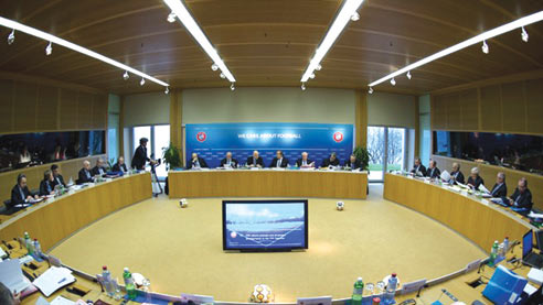 Avro-2020 bir ölkədə və bir stadionda?